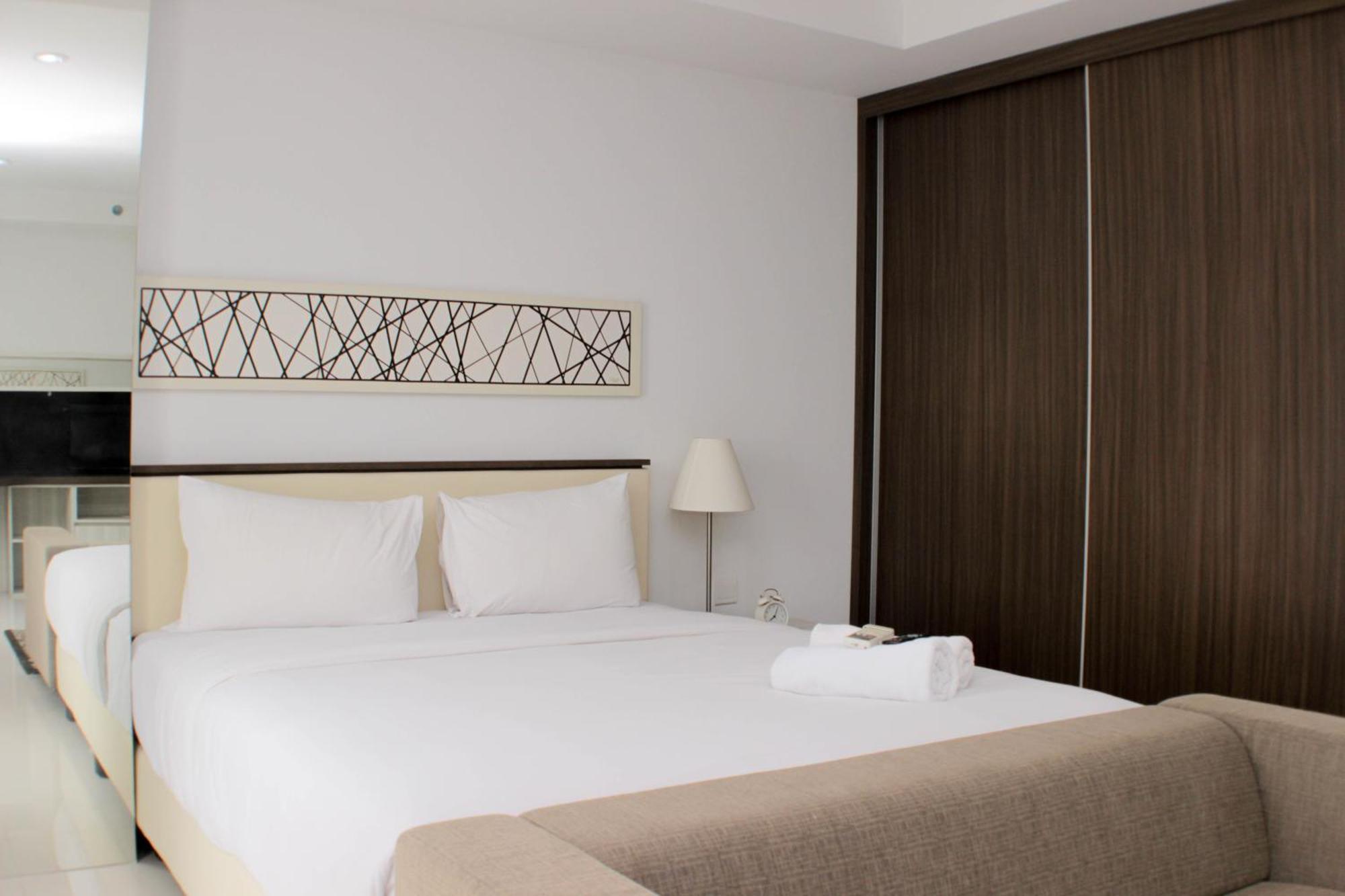 Apartemen Comfort And Minimalist At Azalea By Travelio